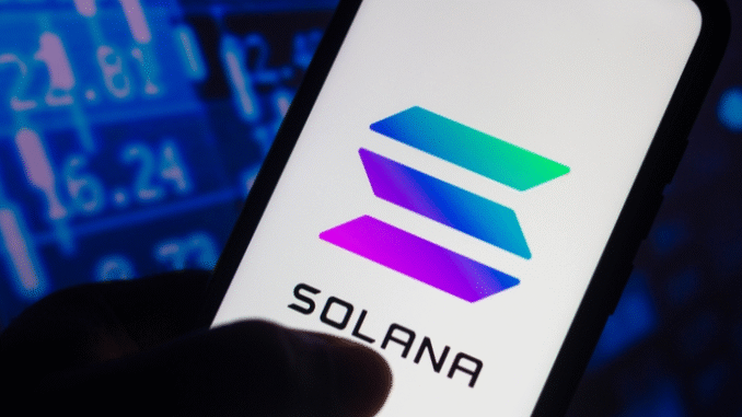 Solana price breaks past $200